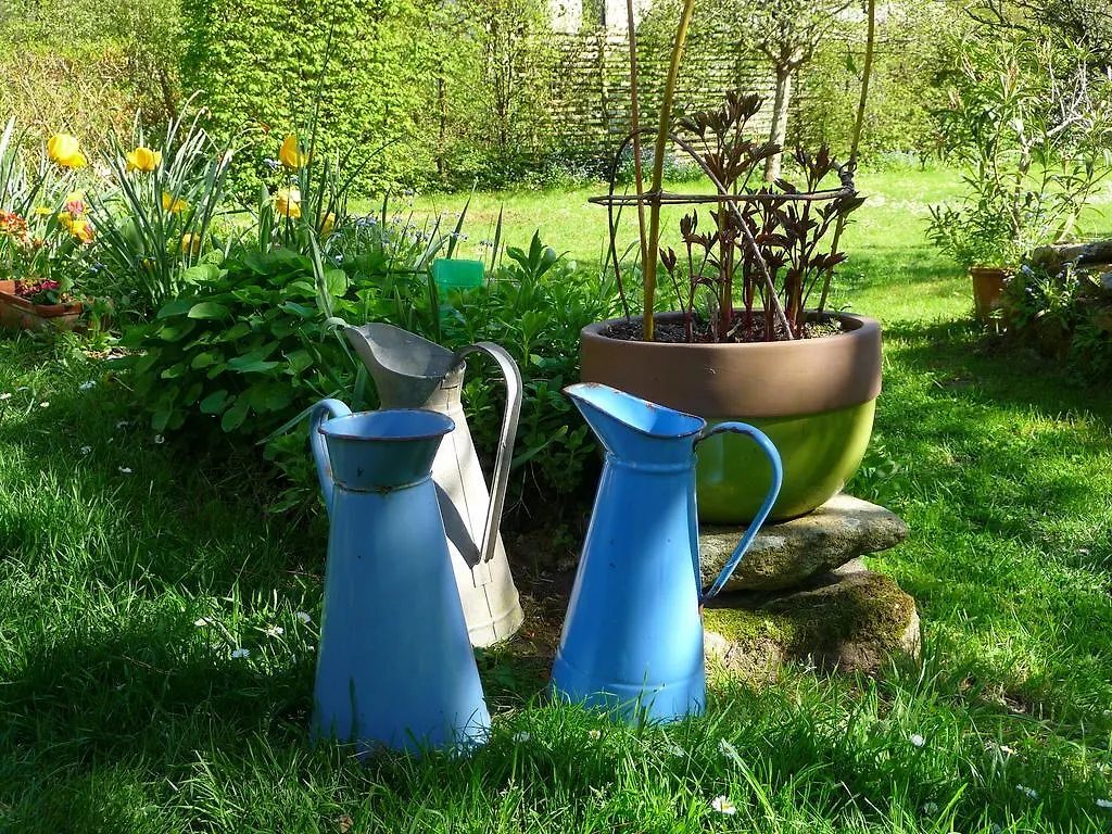 Le Jardin Aux Oiseaux Bed & Breakfast Ferel